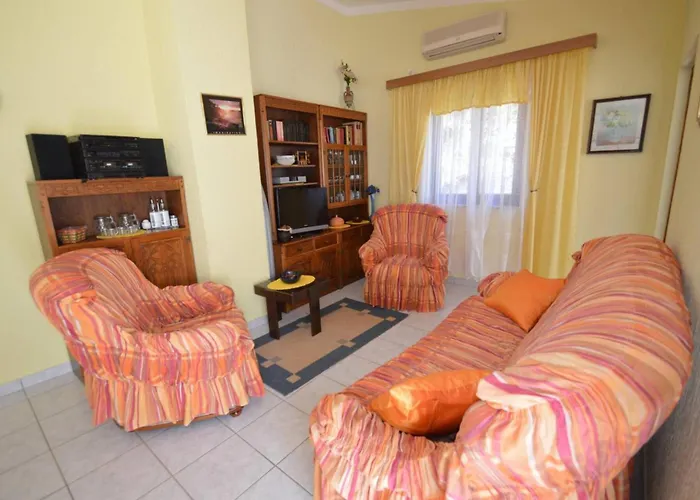 Apartament Franka 1 With Terrace Near The Beach, Artatore Mali Lošinj