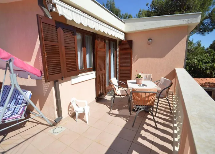 Franka 1 With Terrace Near The Beach, Artatore * Mali Lošinj