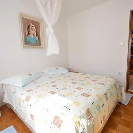 Franka 1 With Terrace Near The Beach, Artatore *