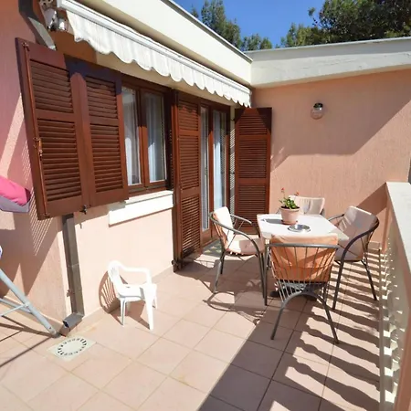 Franka 1 With Terrace Near The Beach, Artatore * Mali Losinj