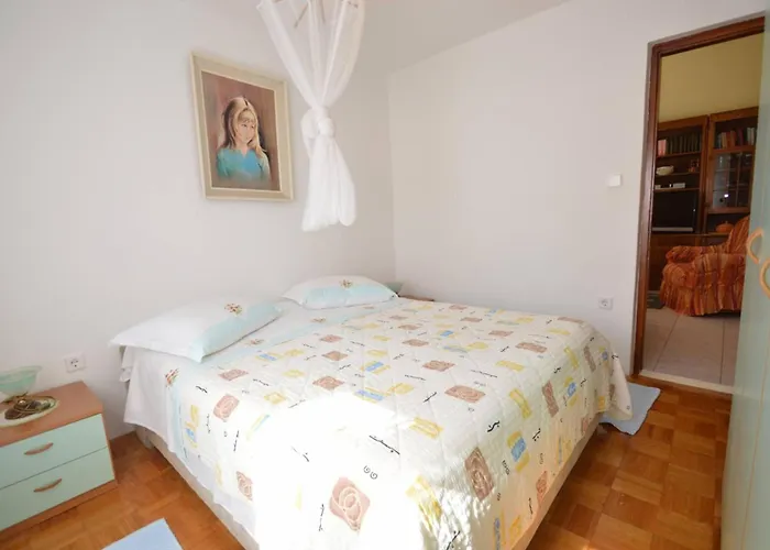 Franka 1 With Terrace Near The Beach, Artatore *