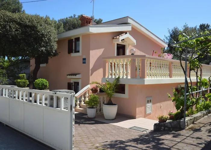 Franka 1 With Terrace Near The Beach, Artatore Mali Lošinj